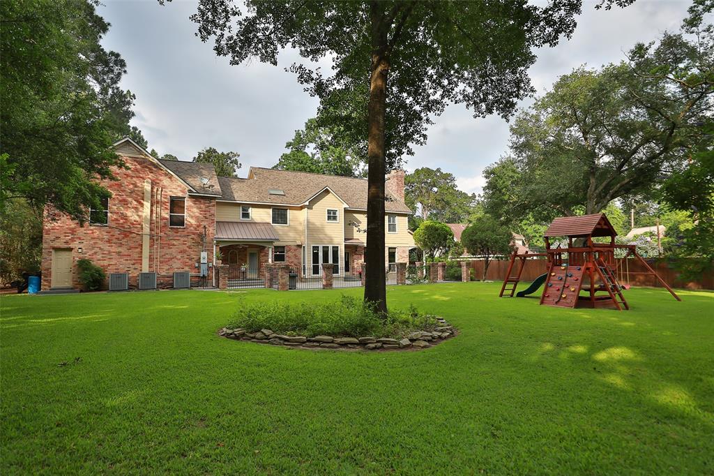 Luxury home backyard in Tomball,TX